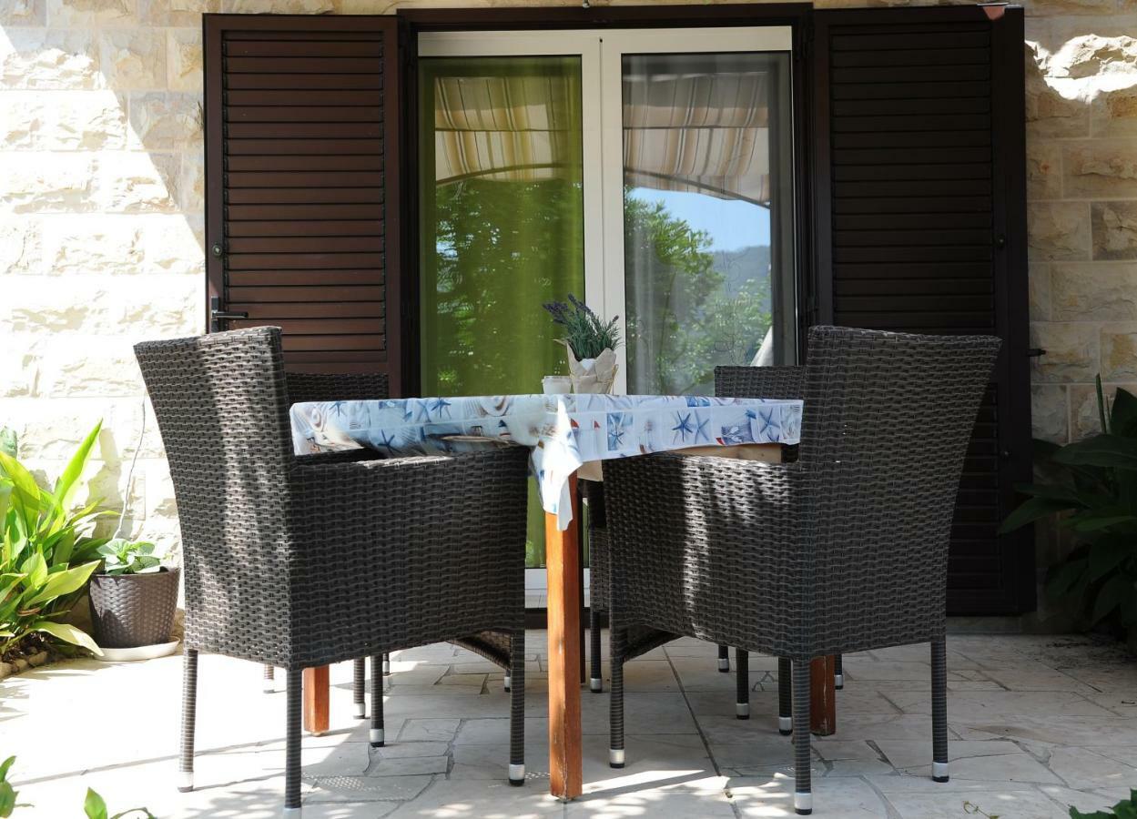 Apartments Marcela Stari Grad  Exterior photo